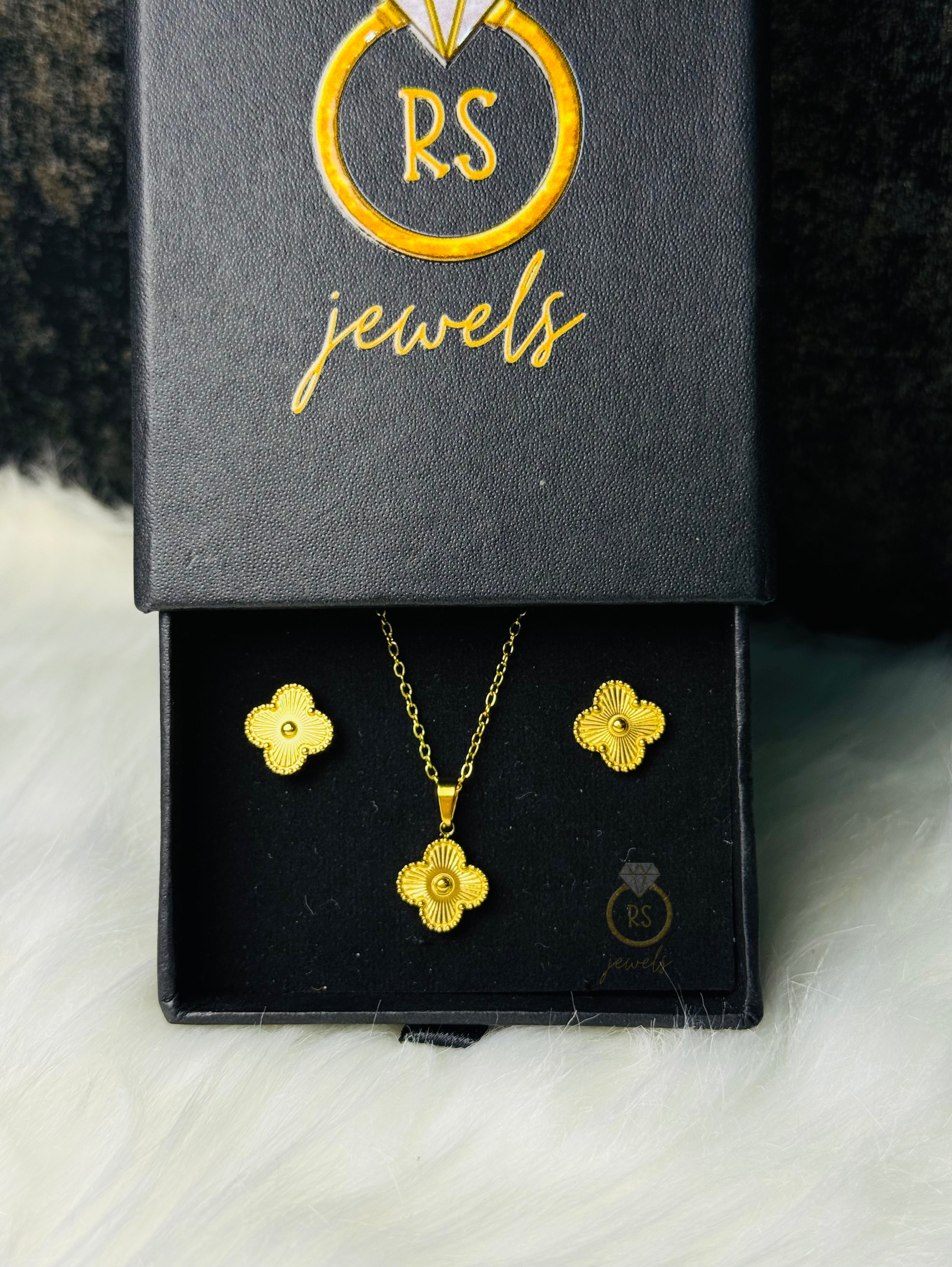 Golden Clover Set