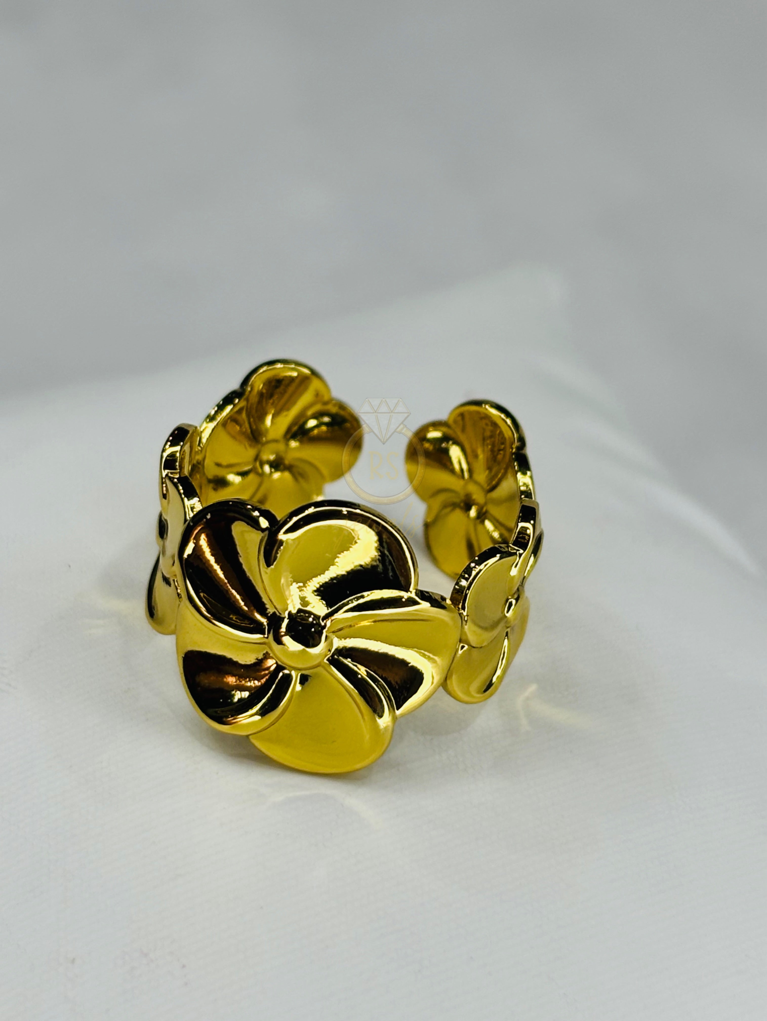 B Flower Ring