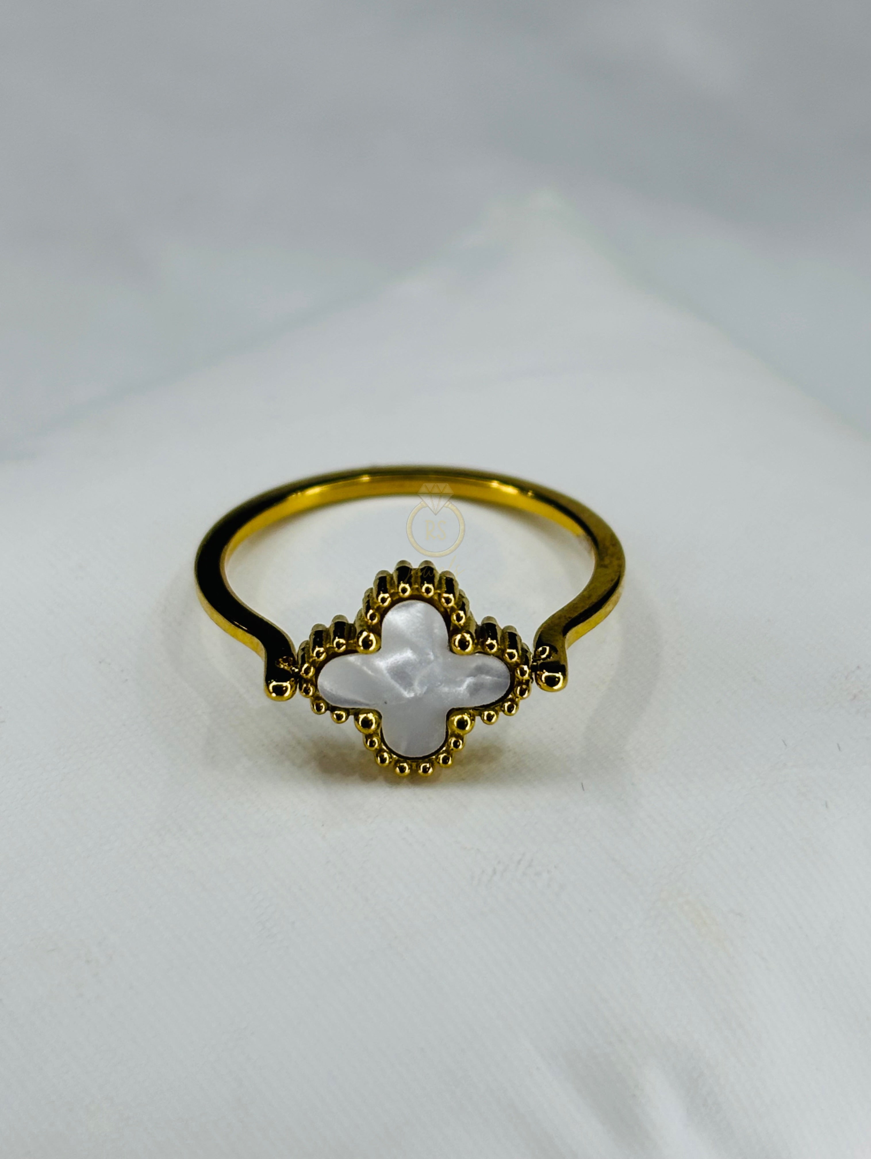 Dual Clover Ring
