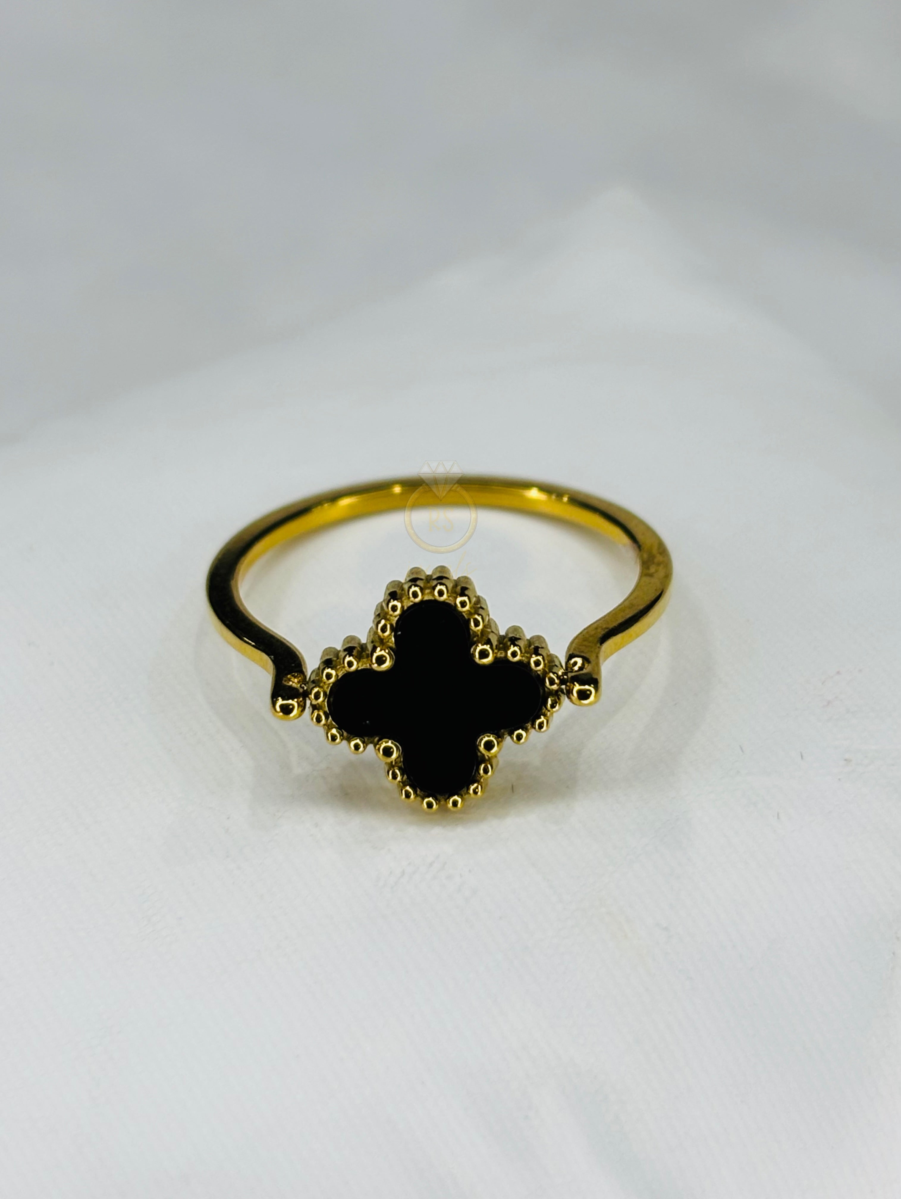 Dual Clover Ring