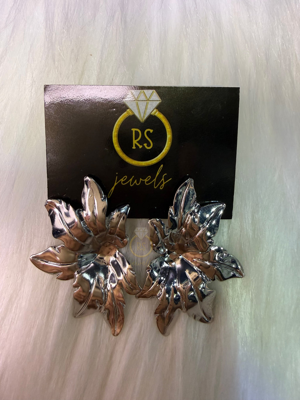Leaf Studs