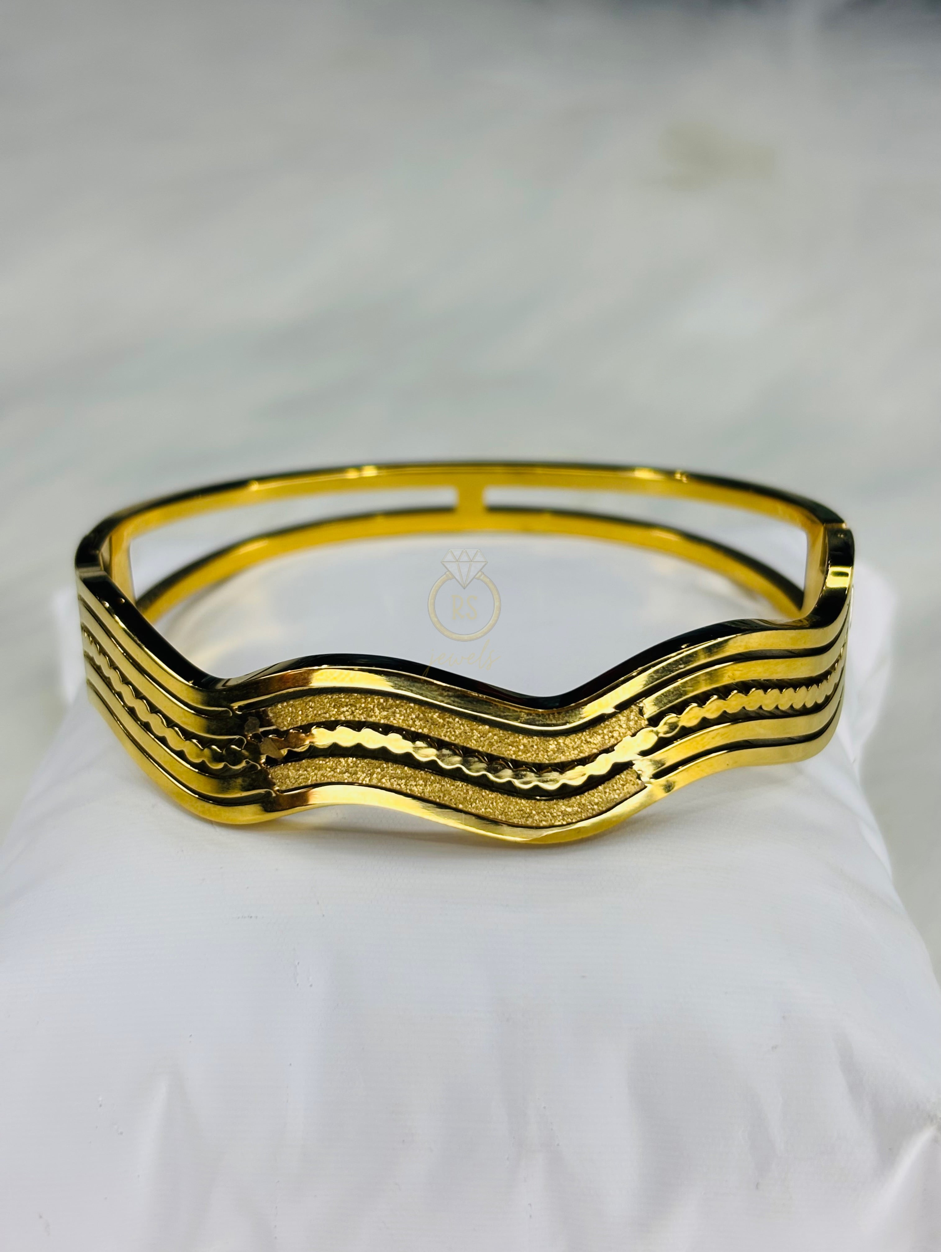 Golden Flow Bangle
