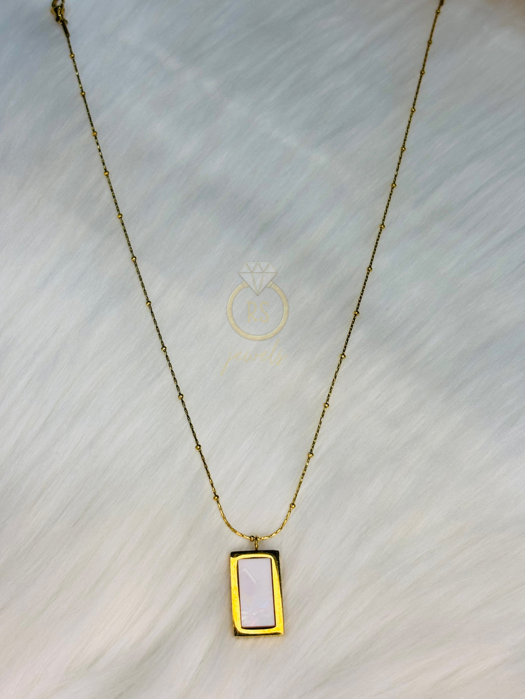 Black & White Pendant