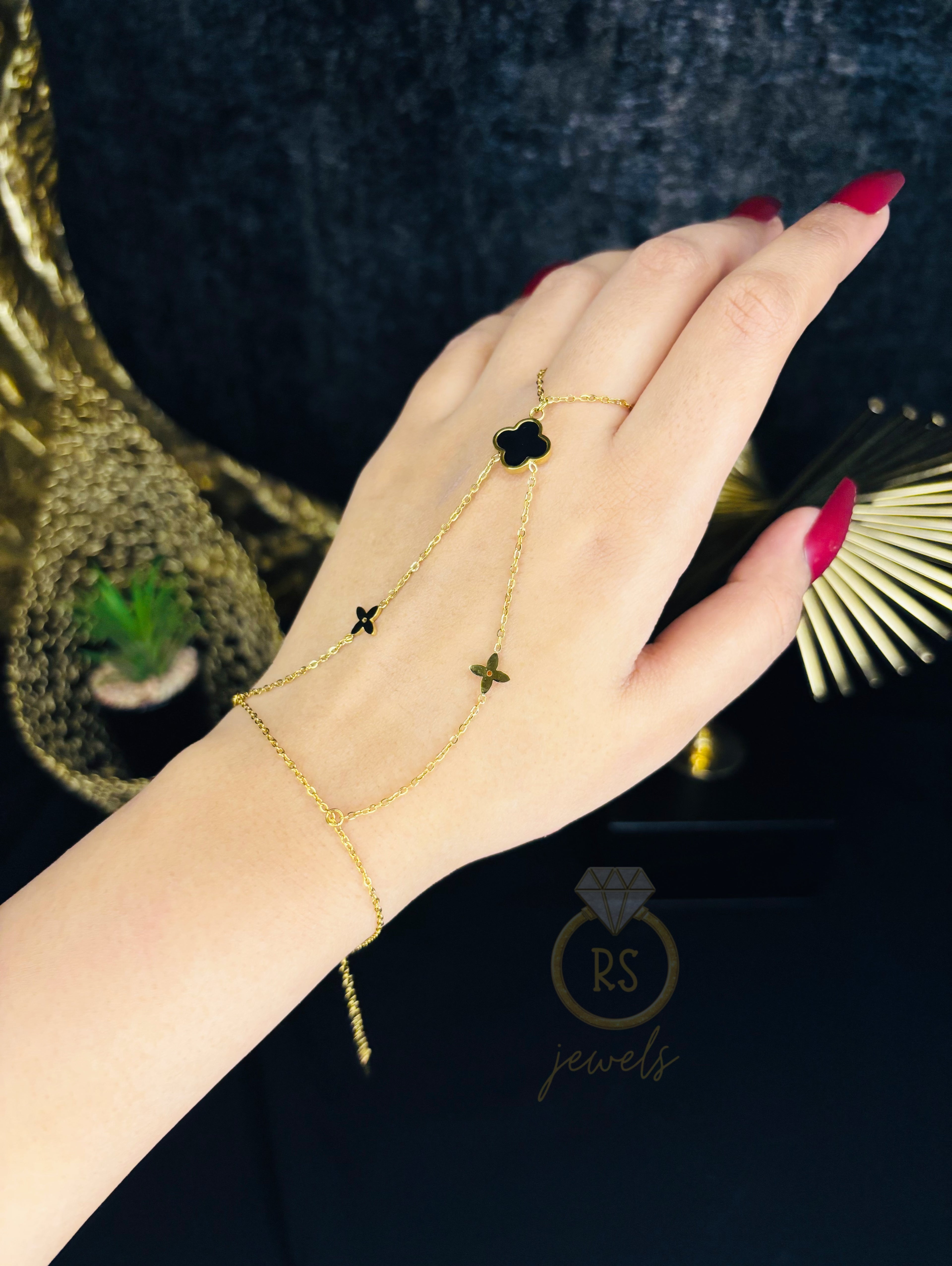 Black Clover Ringlet